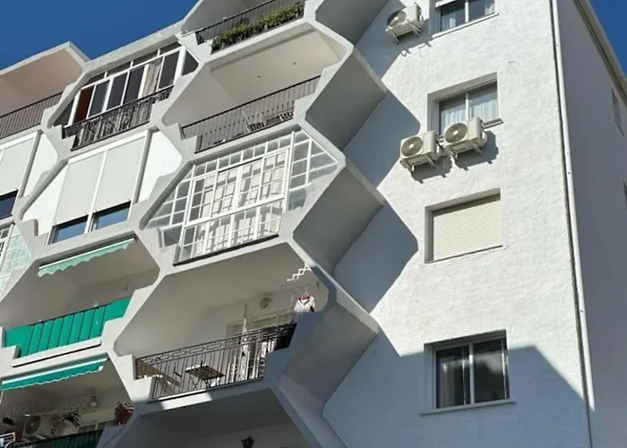 Seaview Dreams Luxury 2 Bedroom With Amazing Views And Balcony By Namaste Elite Apartamento