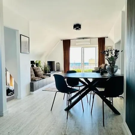 Seaview Dreams Luxury 2 Bedroom With Amazing Views And Balcony By Namaste Elite *