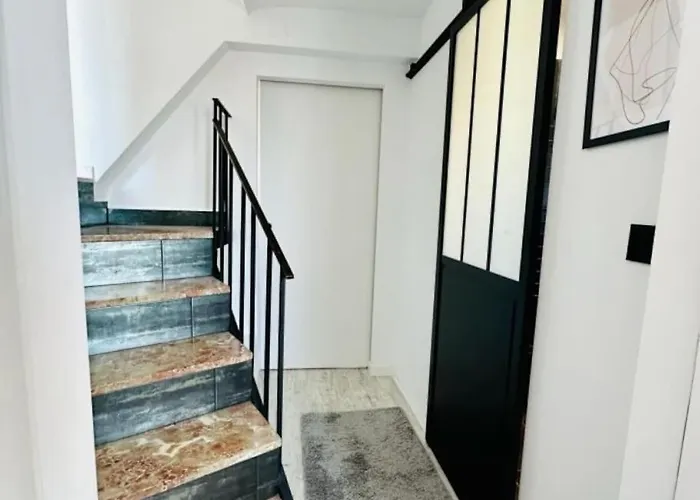 Seaview Dreams Luxury 2 Bedroom With Amazing Views And Balcony By Namaste Elite Appartement